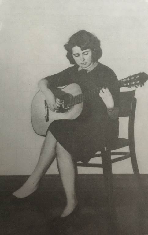 gitara - trzymanie kobiety